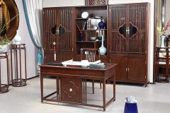 一覽無遺的玄關，裝上屏風后，效果太驚艷了！